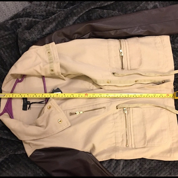 Tan jacket with chocolate leather sleeves. - Picture 8 of 8